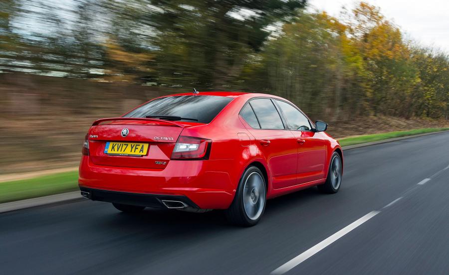  Skoda Octavia vRS (5E) 2017 года  (UK) (фото 7 из 16)